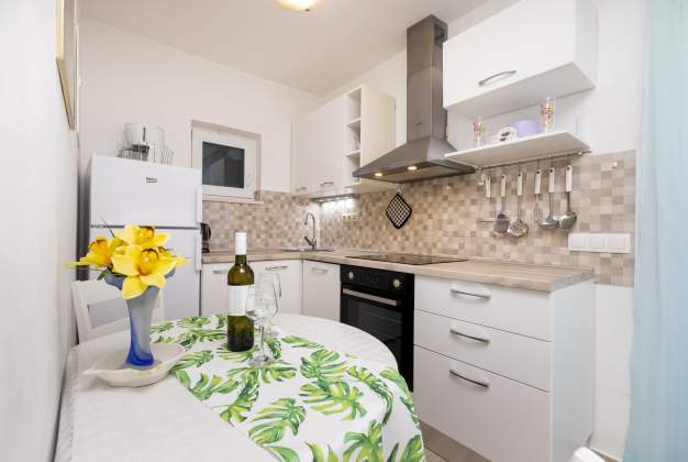 Apartment Sandra 1 balcony with sea view, Mali Losinj