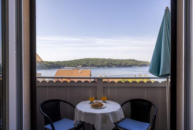 Apartment Sandra 1 balcony with sea view, Mali Losinj