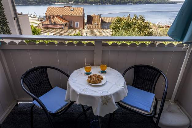 Apartment Sandra 1 balcony with sea view, Mali Losinj