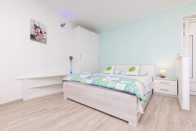 Apartment Sandra 1 balcony with sea view, Mali Losinj