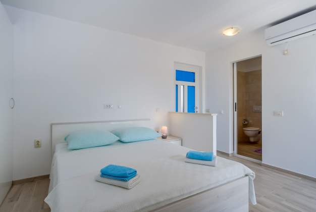 Apartment Sandra 1 balcony with sea view, Mali Losinj
