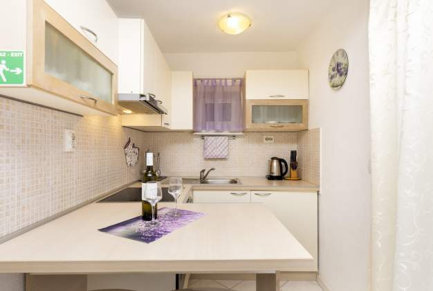 Apartment Sandra 2 near Kadin beach, for two people, Mali Lošinj