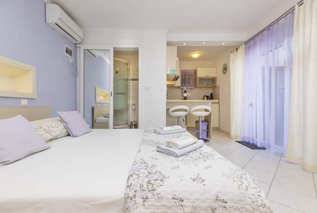 Apartment Sandra 2 near Kadin beach, for two people, Mali Lošinj