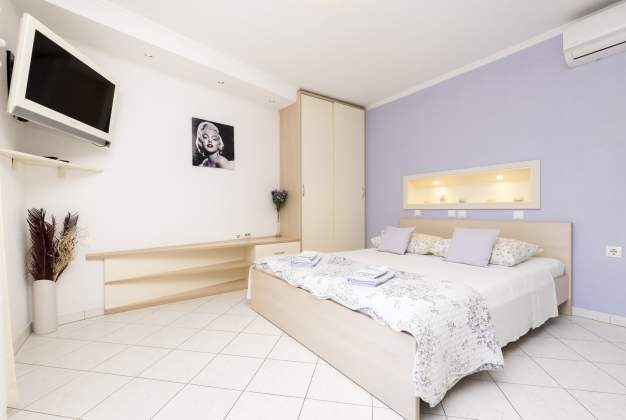 Apartment Sandra 2 near Kadin beach, for two people, Mali Lošinj