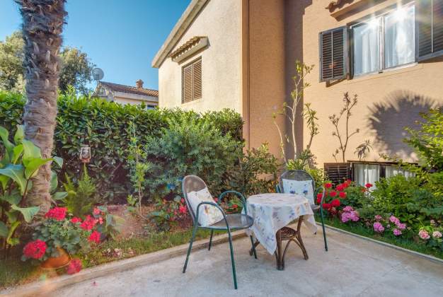 Apartment Slavicek 1 comfortable accommodation near the sea Artatore, Mali Lošinj