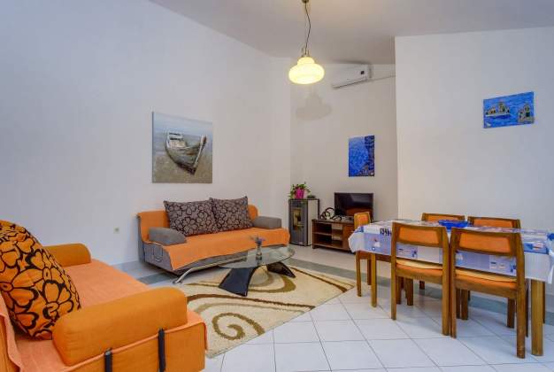 Apartment Slavicek 2 Mediterranean oasis near Artatore beach, Mali Lošinj