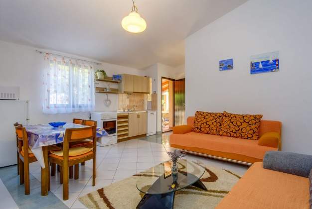 Apartment Slavicek 2 Mediterranean oasis near Artatore beach, Mali Lošinj