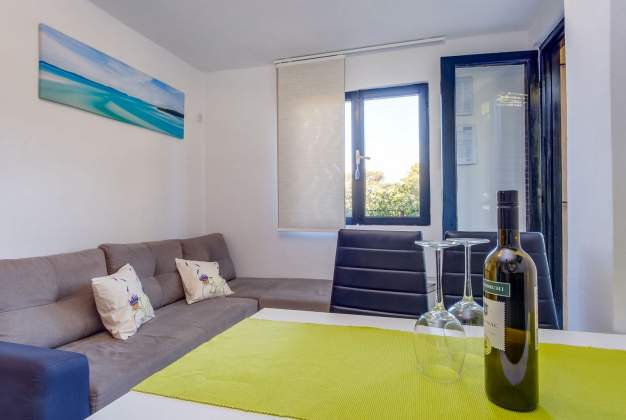 Apartment Slavicek 3 near the beach and nature of Artatore, Mali Lošinj