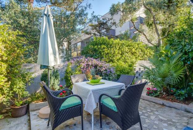 Apartment Slavicek 3 near the beach and nature of Artatore, Mali Lošinj