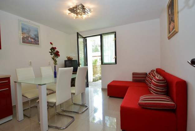 Apartment Sofija 1 comfortable accommodation by the sea in Artatore, Lošinj