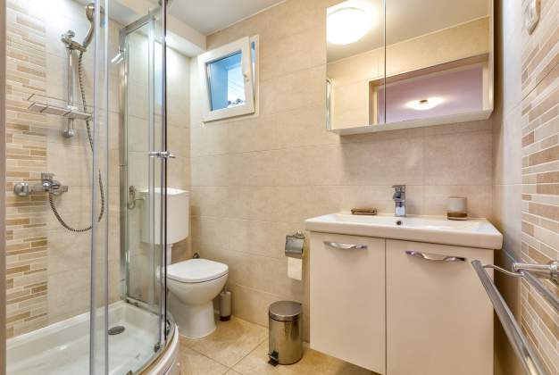 Ferienwohnung Sofija 2 miran odmor blizu mora u Artatorama, Lošinj