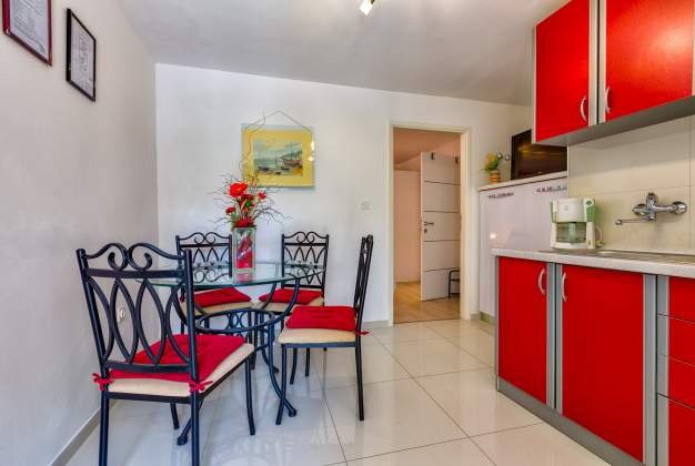 Ferienwohnung Sofija 2 miran odmor blizu mora u Artatorama, Lošinj