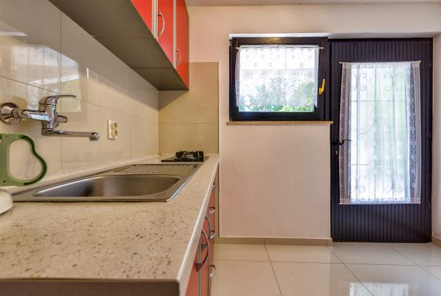 Ferienwohnung Sofija 2 miran odmor blizu mora u Artatorama, Lošinj