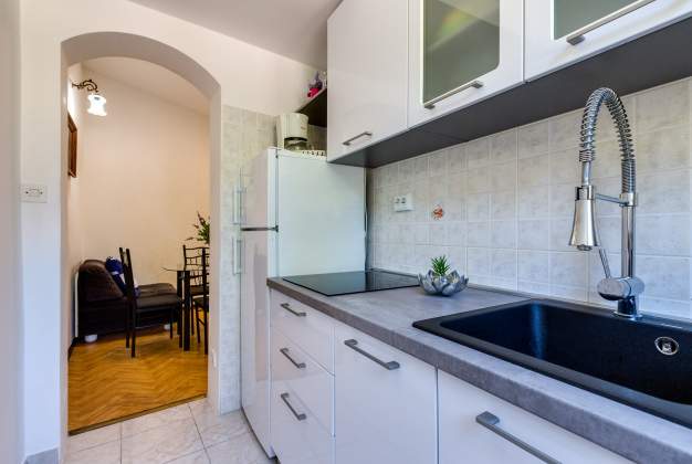 Ferienwohnung Sofija 3, ein ruhiger Rückzugsort für Familien in Artatore, Lošinj