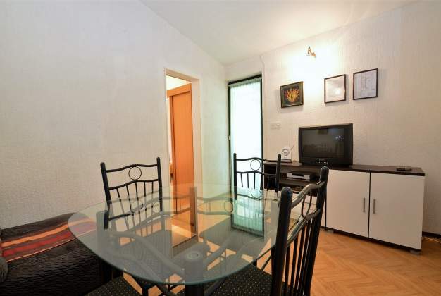 Apartment Sofija 3 a peaceful family retreat in Artatore, Lošinj