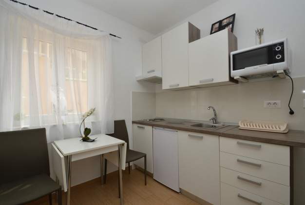 Apartment Steluta, studio for two near Valdarke, Mali Lošinj