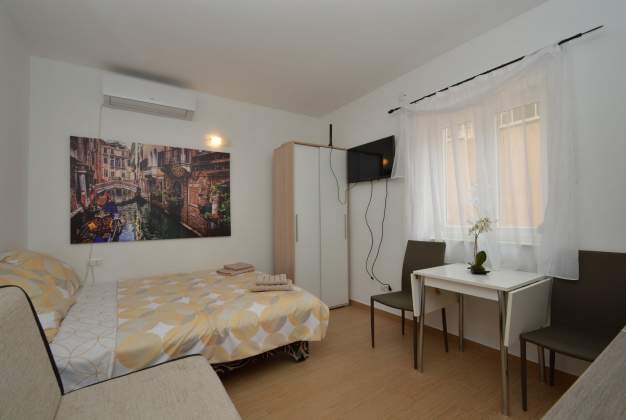 Apartment Steluta, studio for two near Valdarke, Mali Lošinj