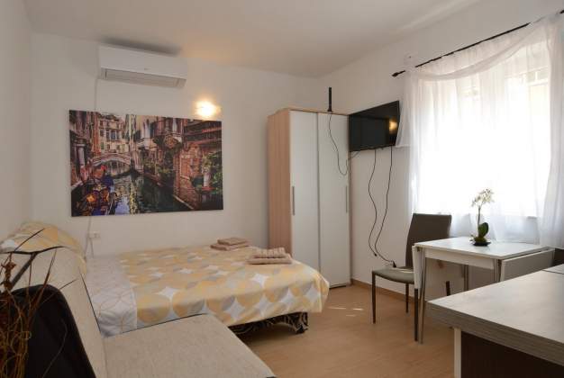 Apartment Steluta, studio for two near Valdarke, Mali Lošinj
