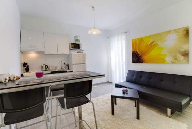 Apartment Sunshine 1 for 4 people near Čikat Bay, Mali Lošinj