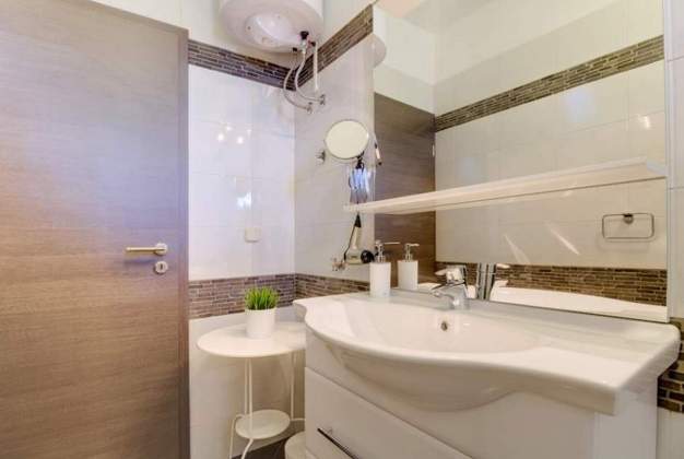 Apartment Sunshine 1 for 4 people near Čikat Bay, Mali Lošinj