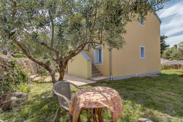 Apartment Tena 1 comfort in nature for 4 people, Veli Lošinj