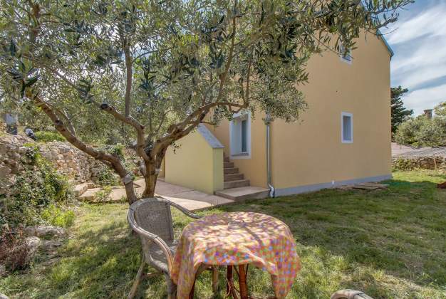 Apartment Tena 1 comfort in nature for 4 people, Veli Lošinj