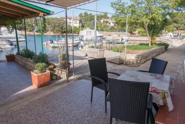 Apartment Tereza 1 cozy seaside retreat in Punta Križa, Cres
