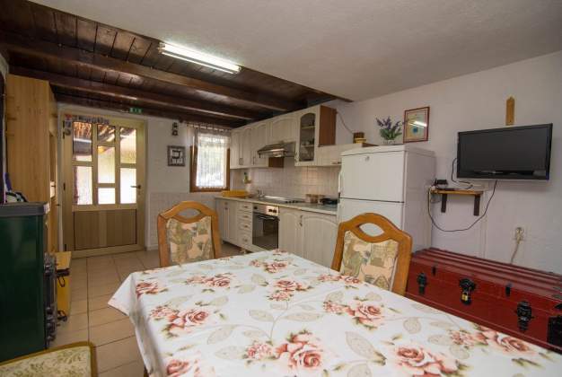Apartment Tereza 1 cozy seaside retreat in Punta Križa, Cres
