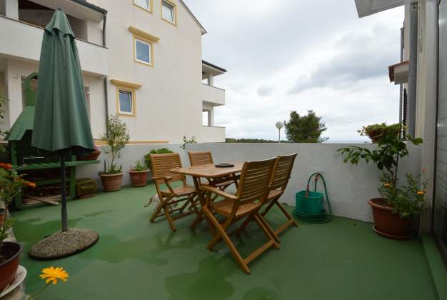 Apartment Tia 2 - near the beach Sveti Martin for 3 persons, Mali Lošinj, Croatia.