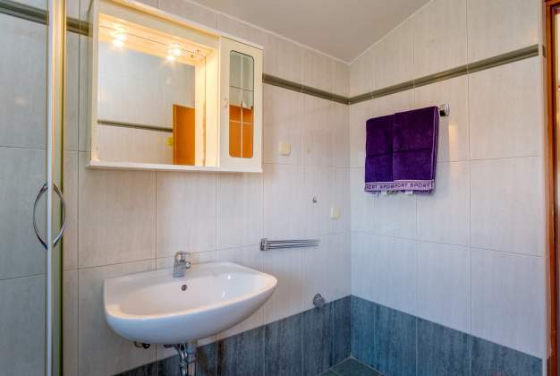 Apartment Anamarija 1, for 6 people, terrace overlooking the sea, Mali Lošinj