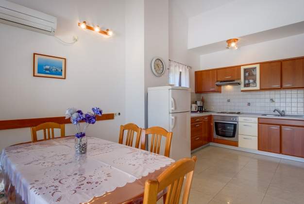 Apartment Anamarija 1, for 6 people, terrace overlooking the sea, Mali Lošinj