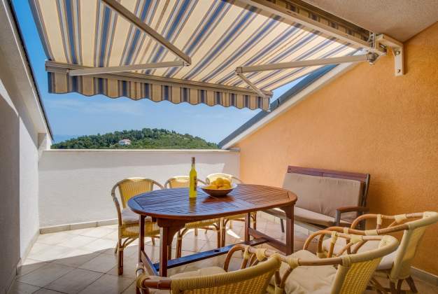 Apartment Anamarija 1, for 6 people, terrace overlooking the sea, Mali Lošinj