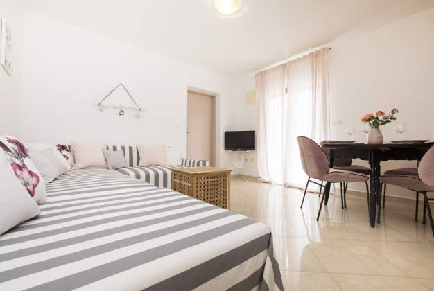 Apartment Vila Čikat 1 - Mali Losinj, Croatia