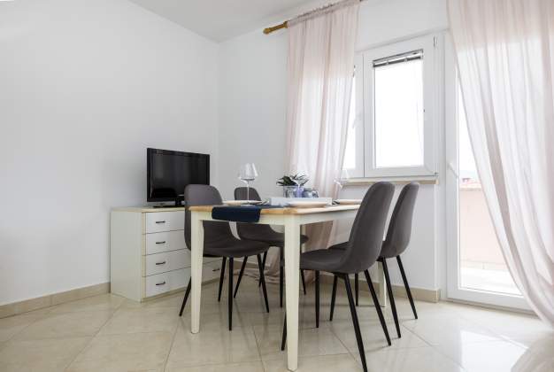 Apartment Vila Čikat 2 -Mali Losinj, Croatia