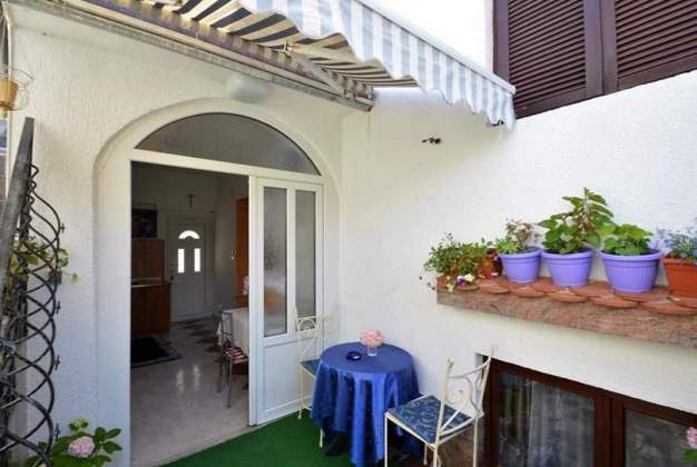 Apartment Violeta 3 - vacation in the antique part of the city for 3 people, Mali Losinj, Croatia.