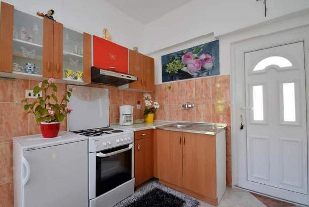 Apartmaji  Violeta 3 - popoln odih v starodavnem delu mesta za 3 osebe Mali Lošinj, Hrvaška.