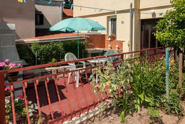 Apartment Zelina 1, Cozy stay near the center & beach, Mali Losinj
