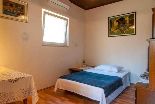 Apartment Zelina 1, Cozy stay near the center & beach, Mali Losinj