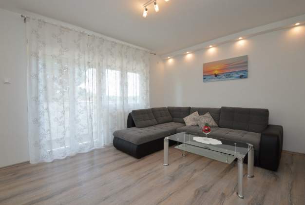 Apartment Zoja, elegant atmosphere with a view of the sea and greenery - Mali Lošinj, Croatia