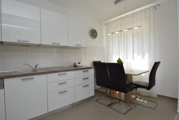 Apartment Zoja, elegant atmosphere with a view of the sea and greenery - Mali Lošinj, Croatia