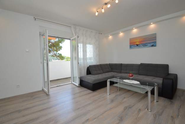 Apartment Zoja, elegant atmosphere with a view of the sea and greenery - Mali Lošinj, Croatia