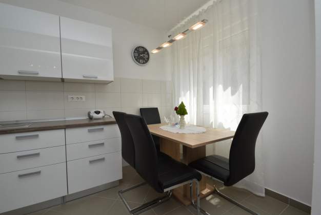 Apartment Zoja, elegant atmosphere with a view of the sea and greenery - Mali Lošinj