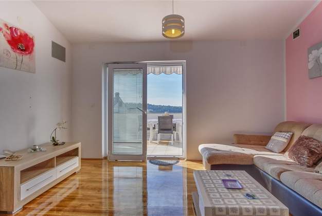 Apartment Zerjav 3, sea view and balcony for 4 people, Mali Lošinj