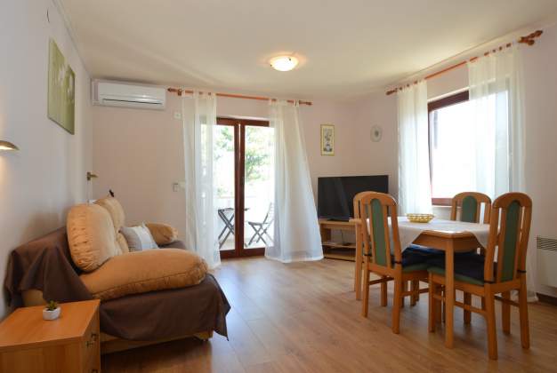 Apartment Kristina 1 – Peaceful sea view, Mali Lošinj