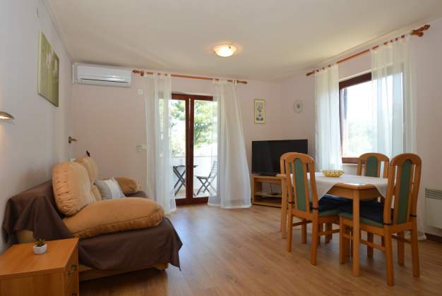 Apartment Kristina 1 – Peaceful sea view, Mali Lošinj