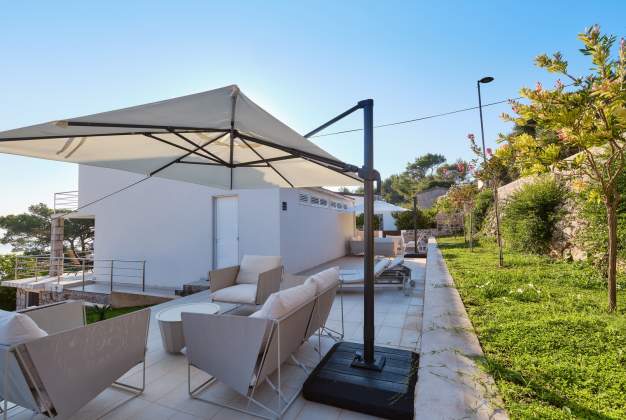 Apartment  Vitorio 3 - located by the beach of Vladarka Bay in Mali Lošinj