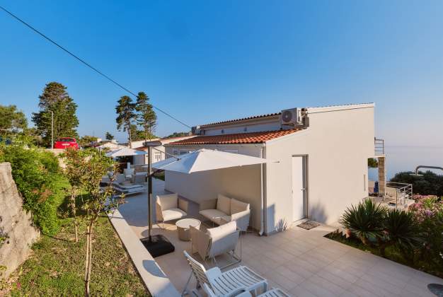 Apartment  Vitorio 3 - located by the beach of Vladarka Bay in Mali Lošinj