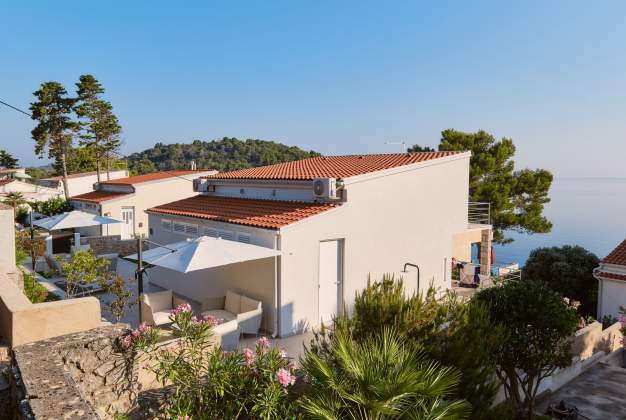 Apartment  Vitorio 3 - located by the beach of Vladarka Bay in Mali Lošinj