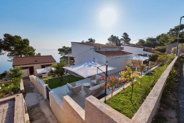 Apartment  Vitorio 3 - located by the beach of Vladarka Bay in Mali Lošinj