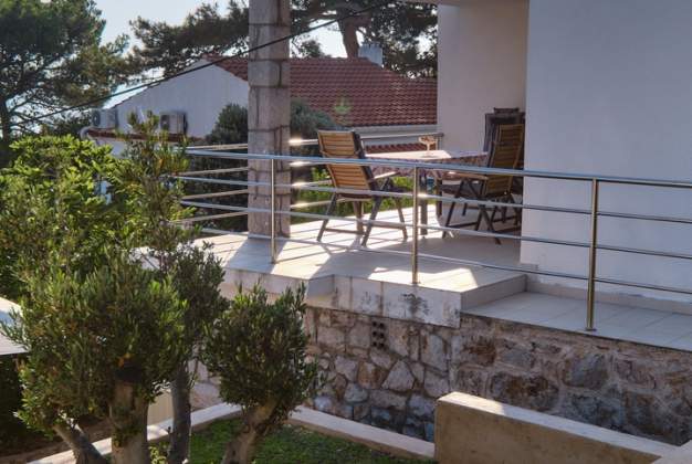 Apartment  Vitorio 3 - located by the beach of Vladarka Bay in Mali Lošinj